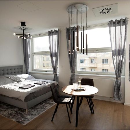 Luxury Apartment In City Centrum By Ota Group Братислава Экстерьер фото