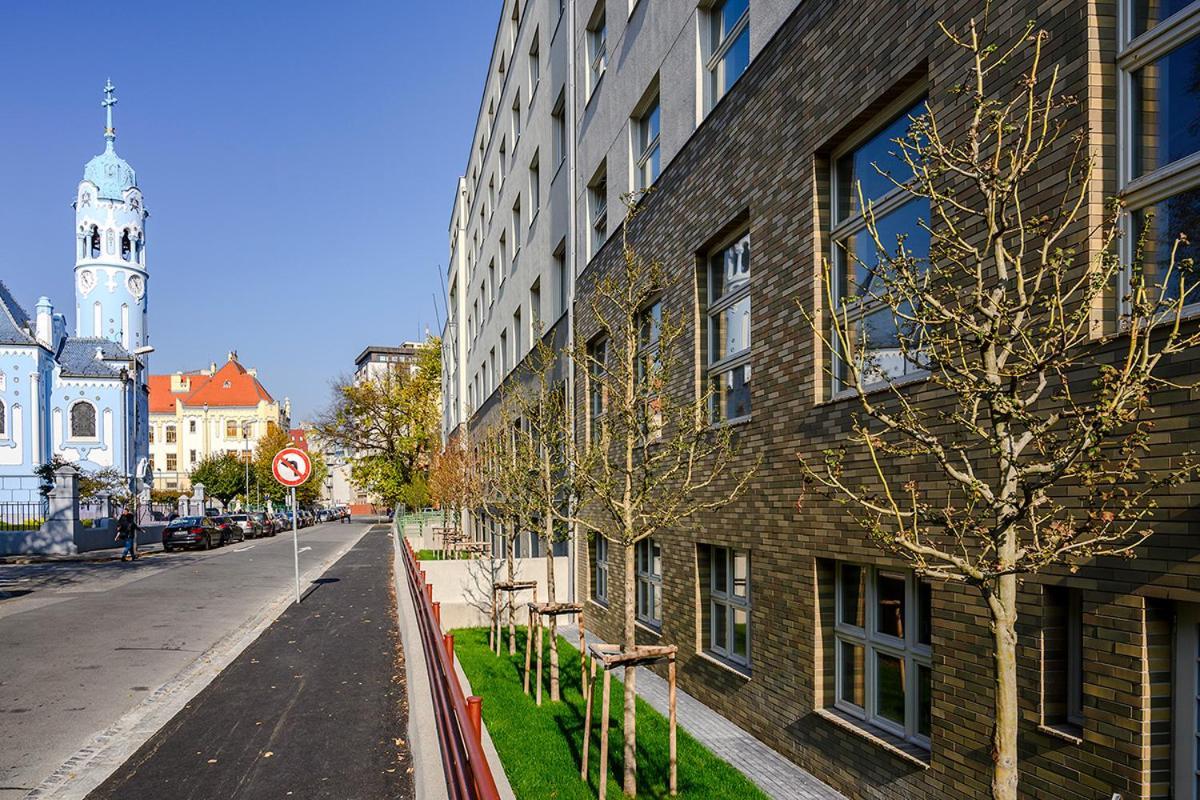 Luxury Apartment In City Centrum By Ota Group Братислава Экстерьер фото